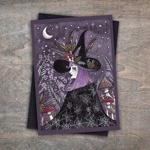 Luna The Midnight Witch Biglietto di auguri e busta - Carta acquerello viola stregoneria gotica - Regalo fungo fungo luna siepe
