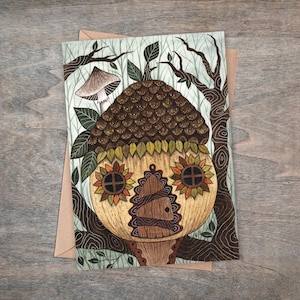Carte & enveloppe Cottage Little Acorn - carte cabane dans les arbres forêt féerique lunatique - lutin des bois vert moussu maison rustique cosy carte