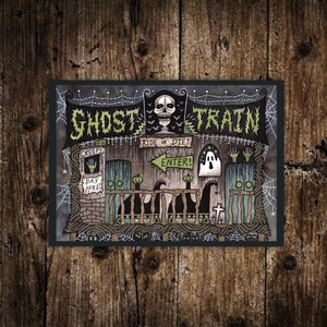 Mini Ghost Train Print - Kleine A6 Gruselige Gruselfahrt Illustration - Mini Halloween Postkarte - Vintage Retro Karneval Art Decor
