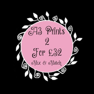 K&ouml;nnte beinhalten: Ein rosa Kreis mit einem wei&szlig;en Blatt-Rand und dem Text "A3 Prints 2 For &pound;32 Mix & Match" in Schwarz.