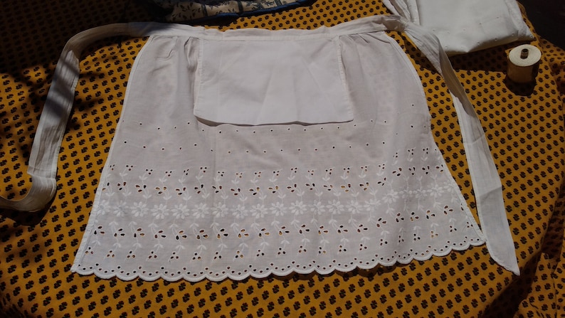 French Vintage White Cotton Embroidered WaitressMaid/'s Apron Delightful Detailing and Shape Pretty French Cotton Apron From Paris