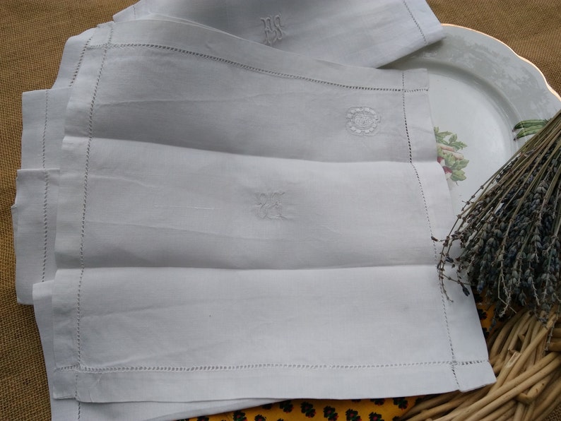 Vintage Round White French Tablecloth /& 6 Matching Napkins Floral Hand Embroideries #sophieladydeparis