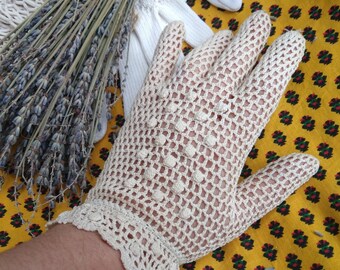 French Lace Gloves Cotton Filet Size Medium 7-7.5 Bridal Accessory #sophieladydeparis