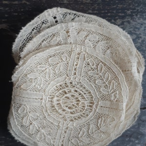 Delicate Antique French Medallion Lace Ribbon Antique Cotton Needle Lace #sophieladydeparis