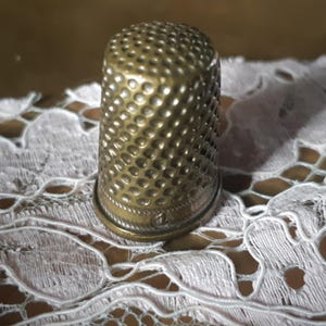 Antique 19th Century French Brass Thimble Index Finger Thimble #sophieladydeparis