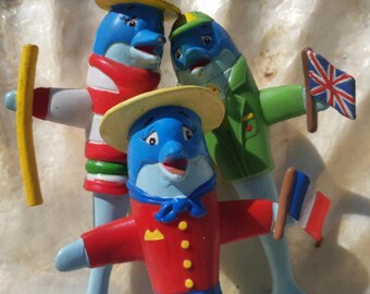 3 Dolphin Pvc Figurines - Dolfi Novotel Paris - France, Italy, United Kingdom flags #sophieladydeparis