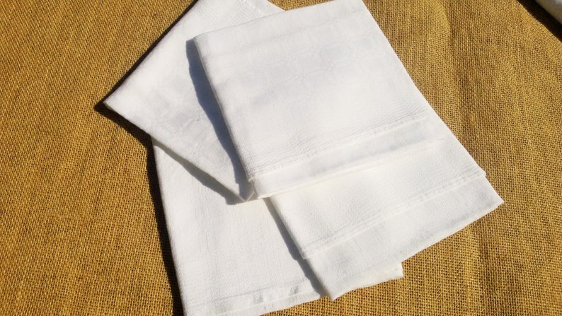 Vintage Round White French Tablecloth /& 6 Matching Napkins Floral Hand Embroideries #sophieladydeparis