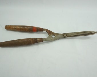 Wooden handle hedge shears deals
