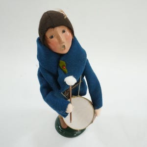Byers&#39; Choice, Christmas Caroler, Byers&#39; Choice 2003 BOY Caroler w/Drum, Signed Byers&#39; Choice, Christmas Decor,  Made USA Free USA Ship