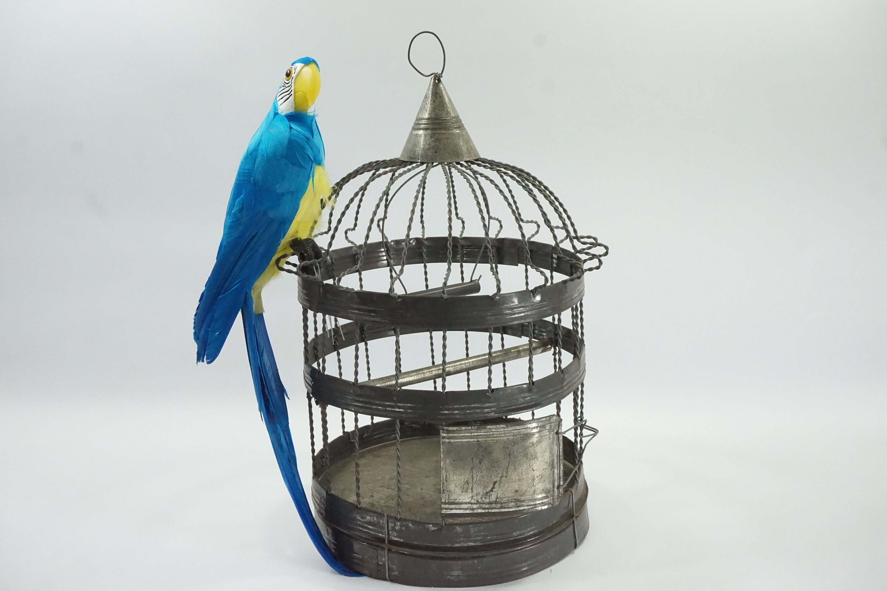 AUEAR, Red Lifelike Artificial Birds Feathered Fake Shoulder Parrot Decor  Model for Decoration Craft Decorative 17 Inch Shoulder Prop