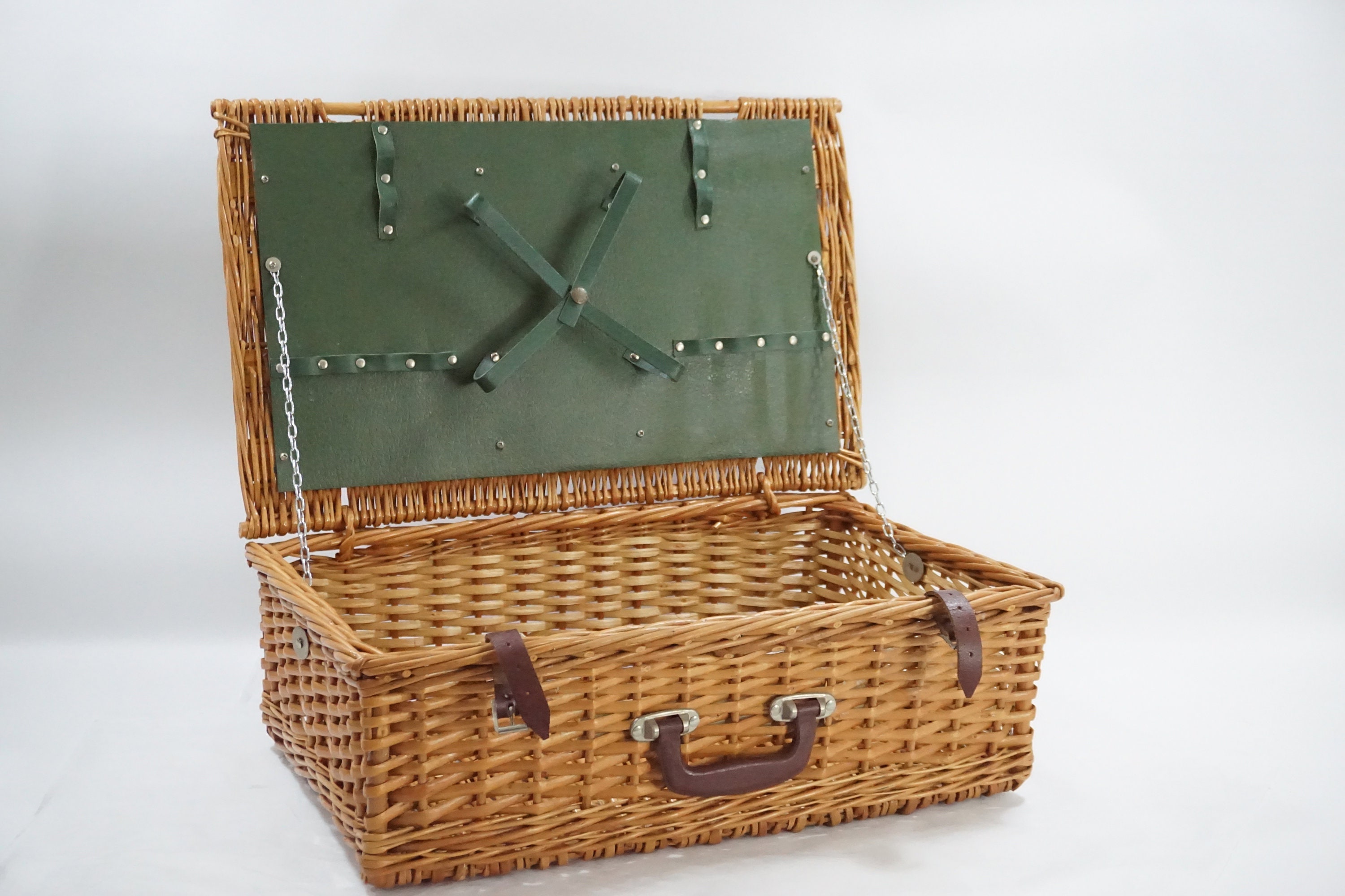 17 Willow Picnic Basket with Liner by Ashland®