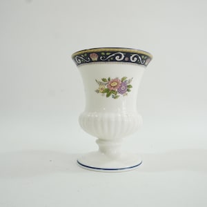 Wedgwood Vase, Runnymede Urn Vase, Wedgwood Flower Vase, Bone China, Made in England Lot RB496 Free USA Ship