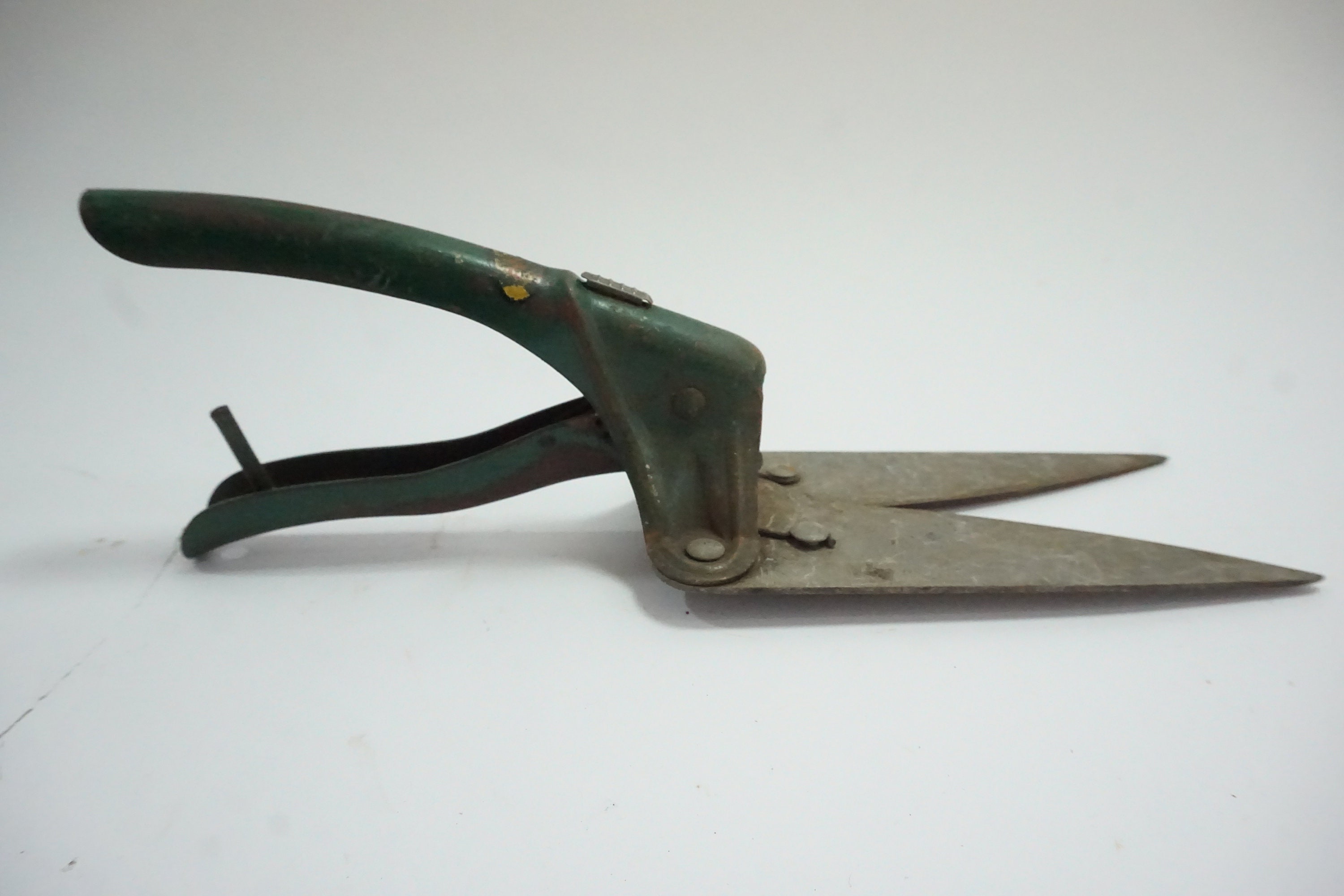 Vintage Garden Clippers Small Hand Tool Garden Tool Grass Etsy