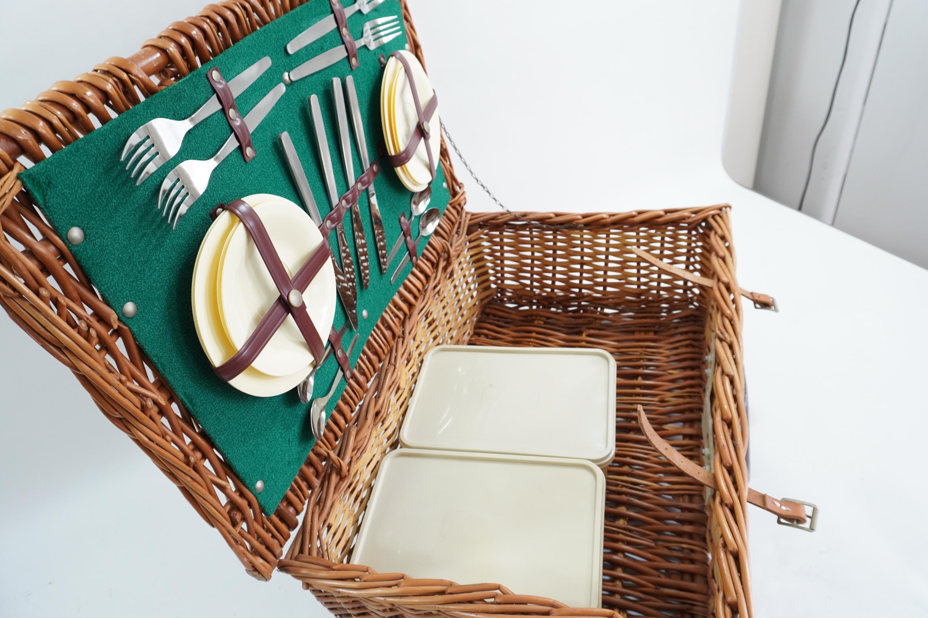 Optima Picnic Basket, Picnic Basket for 4, English Made