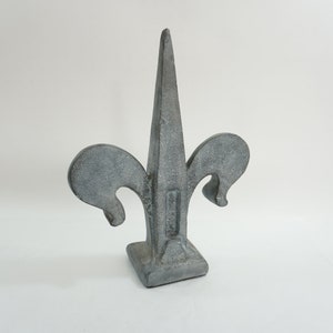 Ferragens para restauração Flor de Lis, Decoração de prateleira alta de metal, Flor de Lis de metal cinza, Decoração de ferragens vintage para restauração, Frete grátis para os EUA
