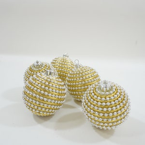 Vintage Plastic Christmas Ornaments, 5 Plastic Ball Tree Ornaments, Gold Silver Plastic Ornaments, Plastic Tree Balls Lot L91 FREE USA Ship
