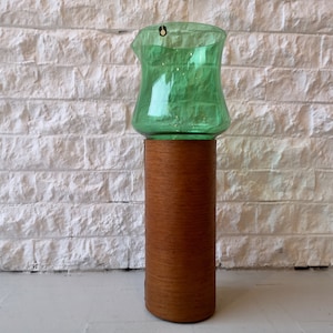 Pukeberg Sweden Glas & Teak grün Dekanter oder Vase Sweden Modern