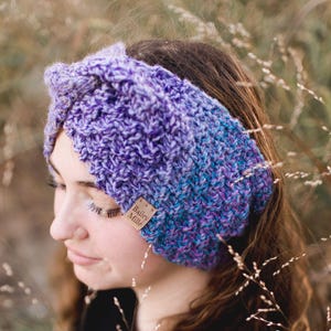 Isla hoofdband breipatroon | Gebreide hoofdband voor beginners | Twisted-collectie | Oorwarmer van grof garen | 8 maten