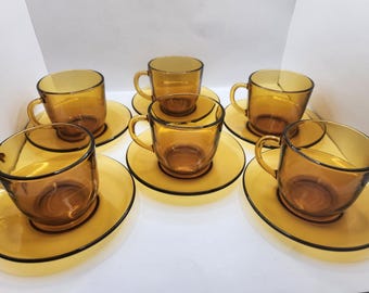 Vintage Set mit 6 Vereco France Bernsteinfarbige Kaffeetassen mit Untertassen-Sets