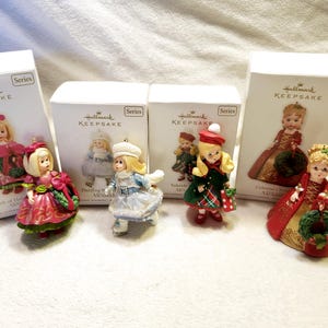 Auswahl der Madame Alexander Jahresausgabe Serie Hallmark Andenken Ornamente