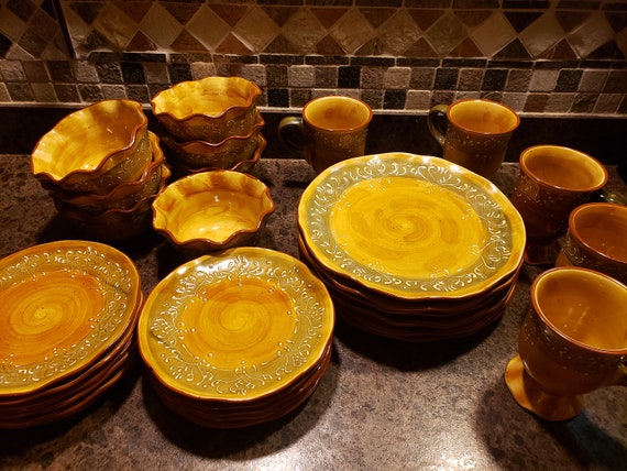 Pier one top dish sets