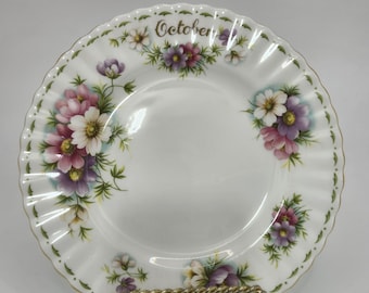 Piatto da dessert vintage Royal Albert "Fiore del mese di ottobre"