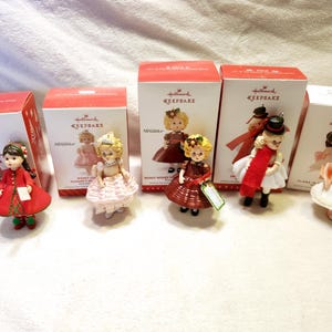Auswahl der Madame Alexander Jahresausgabe Serie Hallmark Andenken Ornamente