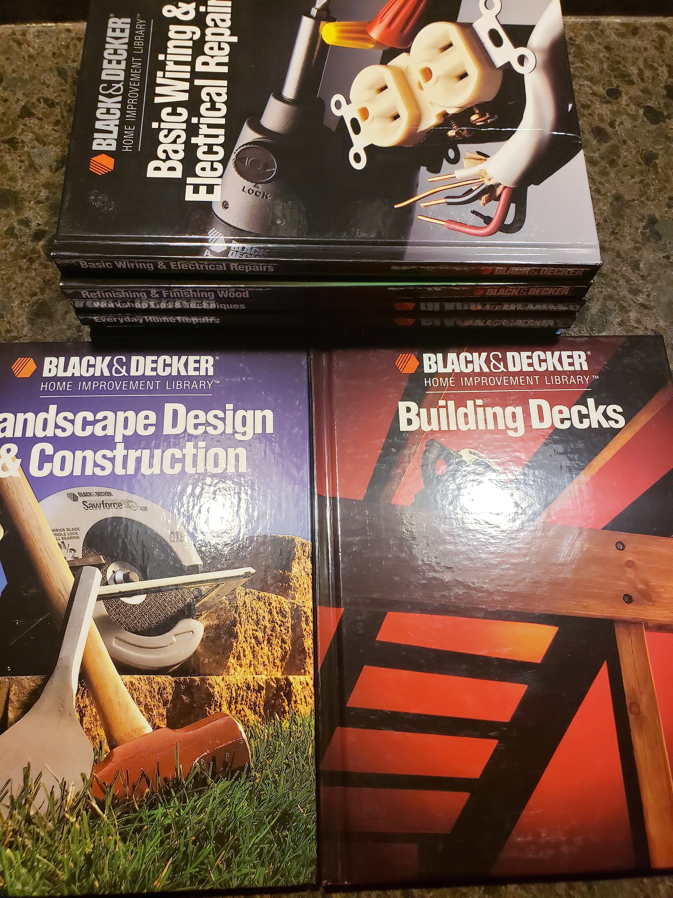 Carpentry: Remodeling (Black & Decker Home Improvement Library)