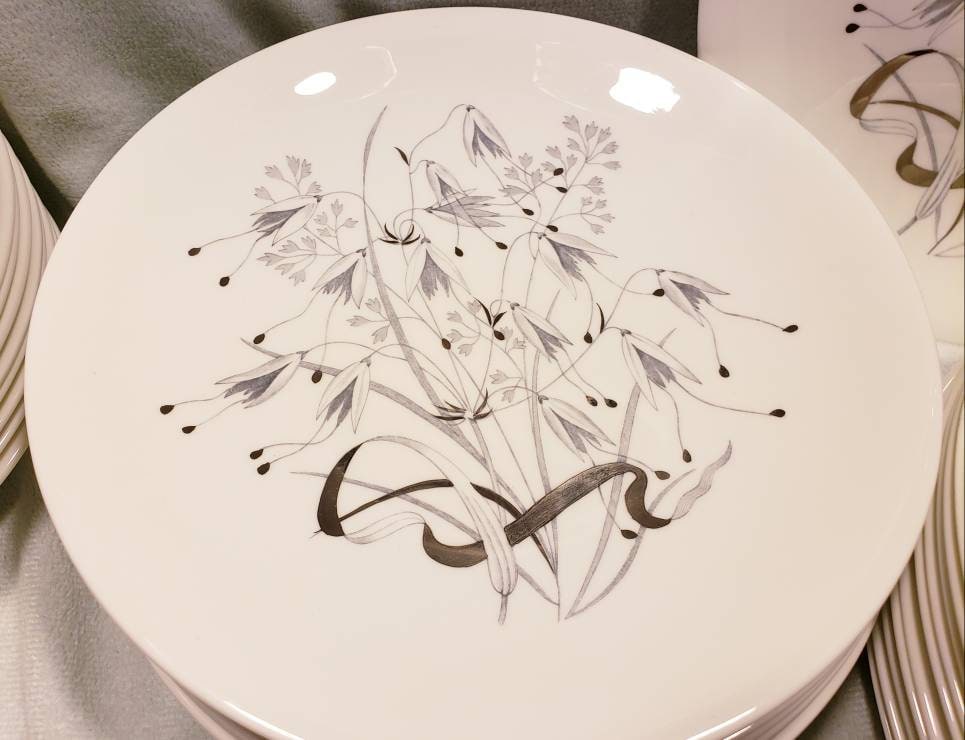 ☆ウェッジウッド ボーンチャイナ平皿28 白 WEDGWOOD ウェッジウッド