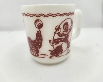 Caneca infantil vintage Hazel Atlas em vidro leitoso com tema de circo