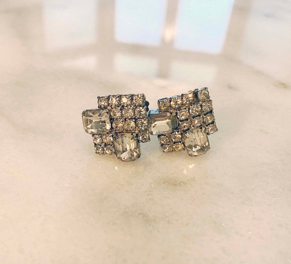 Vintage Glamour Clear Rhinestone Clip on Earrings… - image 2