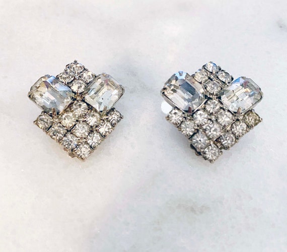 Vintage Glamour Clear Rhinestone Clip on Earrings… - image 1