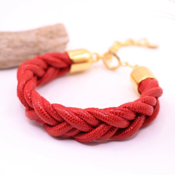 Braided bracelet in red leather