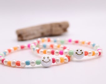 Armband aus Süßwasserperlen und kunterbunten Miyuki- Perlchen