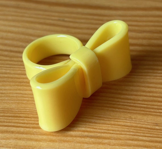 Lucite Bow Ring,Yellow Lucite Ring,80's Bow Ring,… - image 9