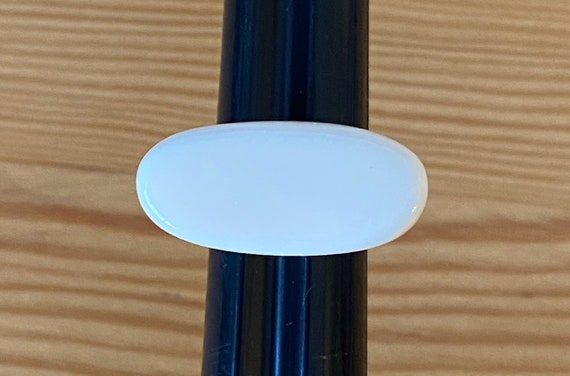 Cream Acrylic Geometric Ring, Size 7, Mod Cocktai… - image 7