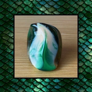 1980&#39;s Lucite Ring,Marbled Green Ring,Mod Green Ring,Size 7 3/4 Lucite Ring,Birthday Gift