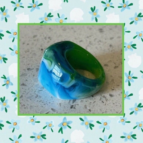 1980's Marbled Ring,Lucite Cocktail Ring,Blue Luci