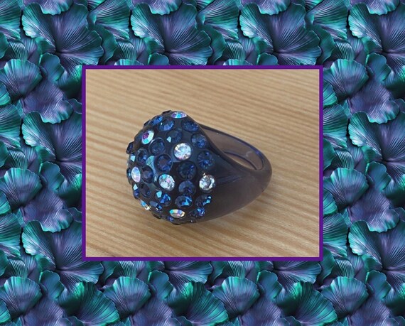 Blue Lucite Bubble Ring: Vintage Rhinestone Cockt… - image 1