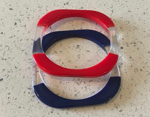 Vintage 1970s Lucite Bangle Set: Red and Navy Blu… - image 9