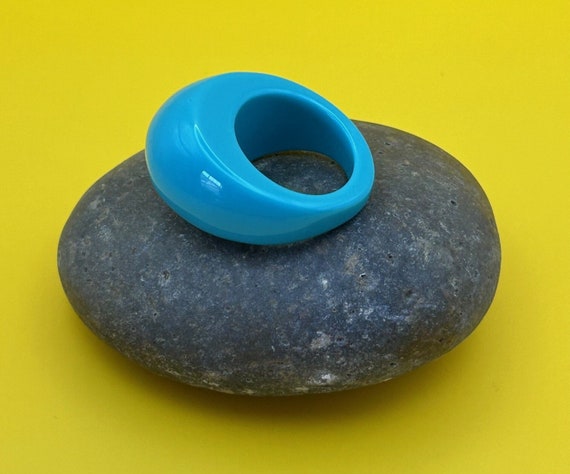 Sky Blue Acrylic Bubble Ring - Size 6 - Vintage S… - image 8