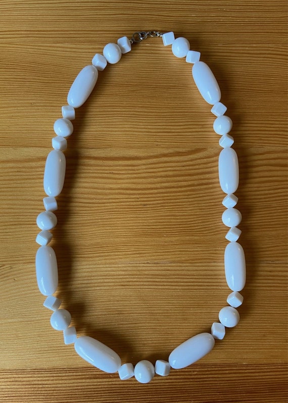 60's Lucite Beads,Chunky White Necklace,Mod Neckl… - image 4