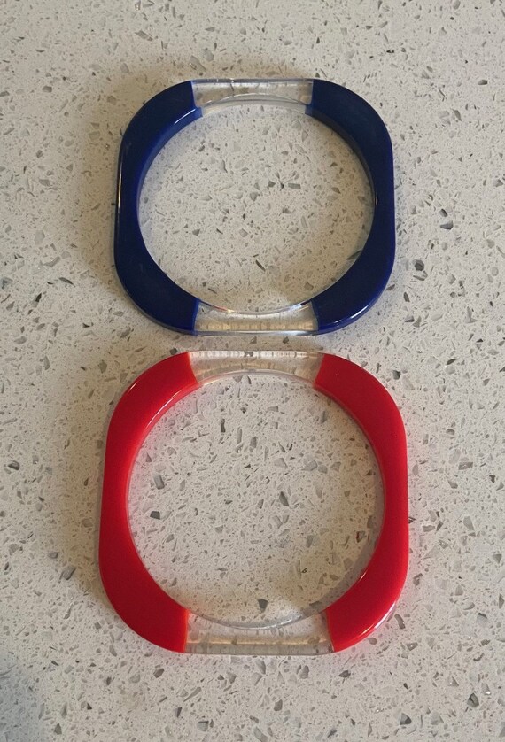 Vintage 1970s Lucite Bangle Set: Red and Navy Blu… - image 7