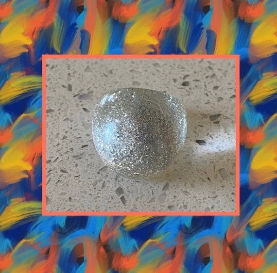 Vintage Lucite Bubble Ring: Silver Glitter Mod Ri… - image 8