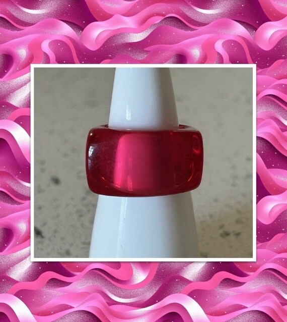 Vintage Ruby Red Lucite Ring, Mod 1980s Ring, Siz… - image 10