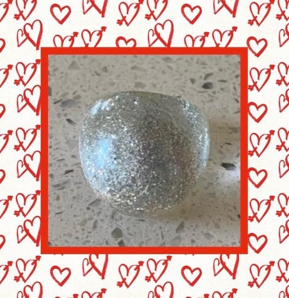 Vintage Lucite Bubble Ring: Silver Glitter Mod Ri… - image 1