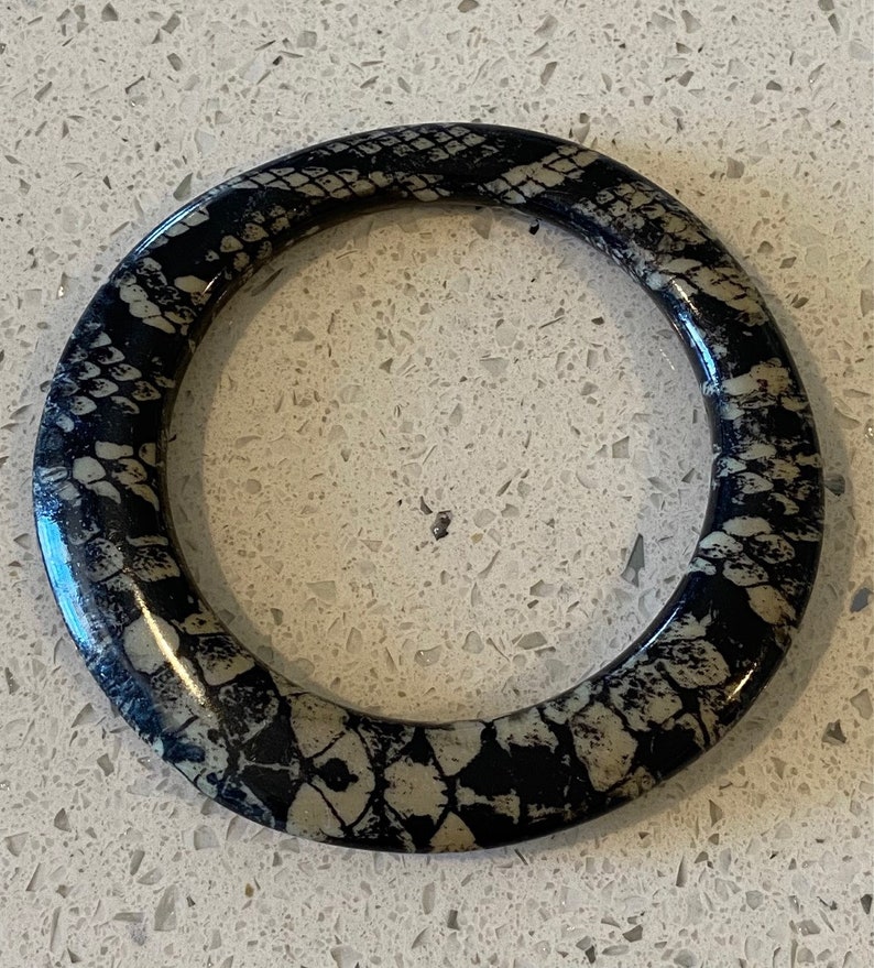Print Gangle Vintage Lucite Snake Print Bangle Set, Black Beige Stacking Bangles - Etsy