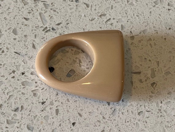 Mod Brown Acrylic Statement Ring - Size 7 1/2 - image 5