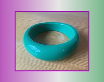 Green Lucite Bangle,Asymmetrical Bangle,Chunky Green Bangle,Birthday Gift,Summer Bangle