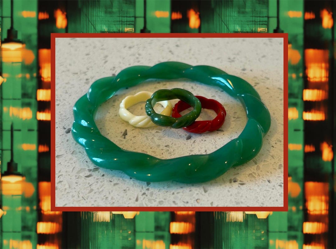 Avon Ring Set,lucite Ring Lot,green Avon Bangle,stacking Rings,80's ...